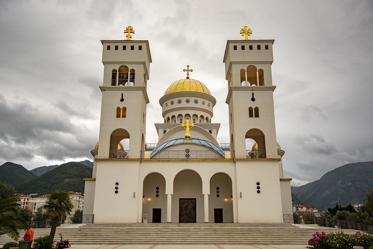Саборни Храм Светог Јована Владимира у Бару (ФОТО) Саборни Храм Светог Јована Владимира у Бару (ФОТО)